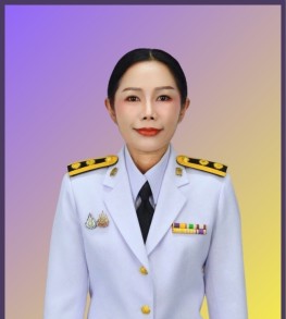 นางขวัญฟ้า วันนิตย์